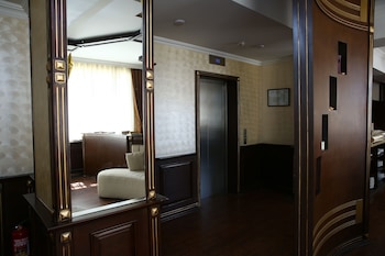 smiths boutique hotel