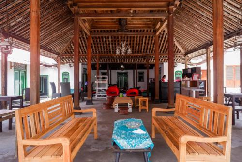 reddoorz syariah ndalem kembang sore yogyakarta