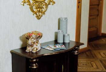 royal antique boutique hotel