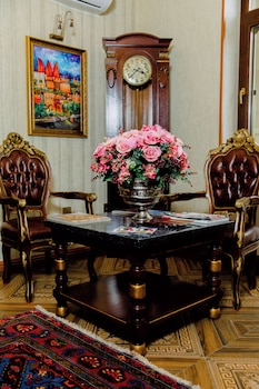 royal antique boutique hotel