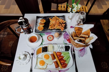 royal antique boutique hotel