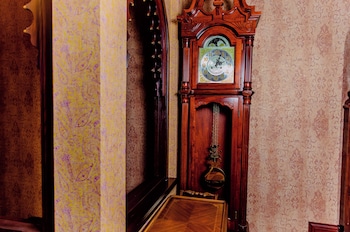 royal antique boutique hotel