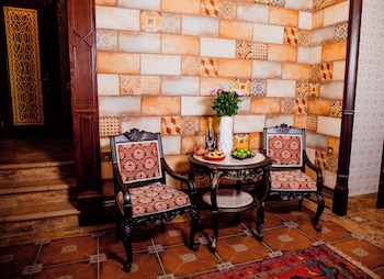 royal antique boutique hotel