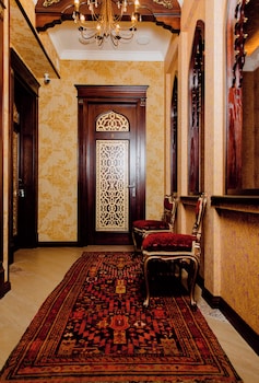 royal antique boutique hotel