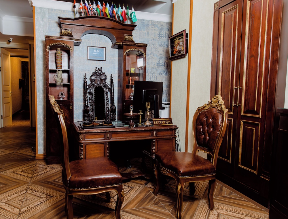 royal antique boutique hotel