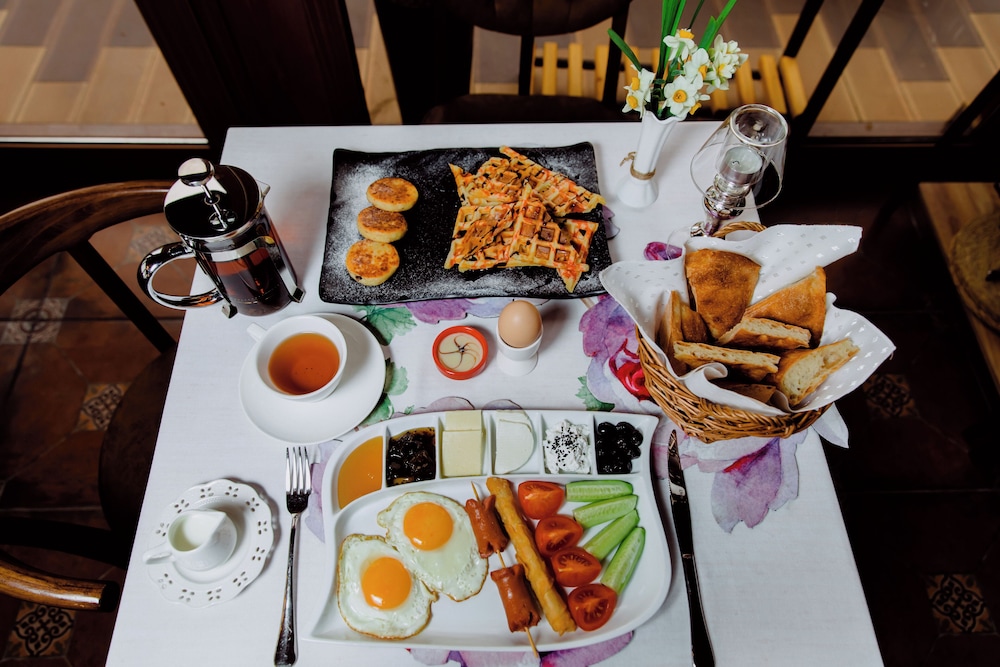 royal antique boutique hotel