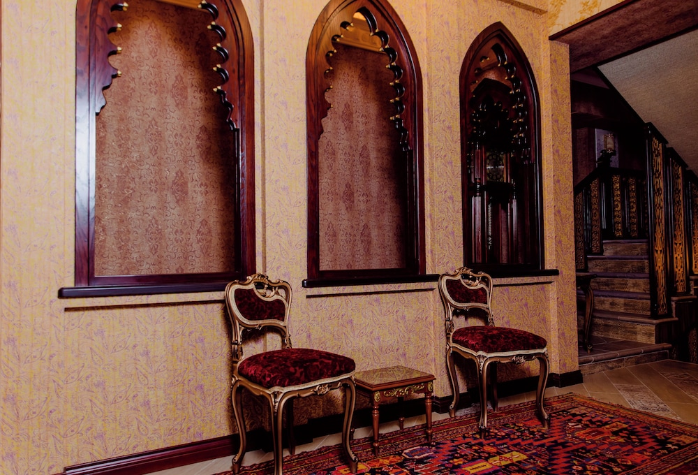 royal antique boutique hotel