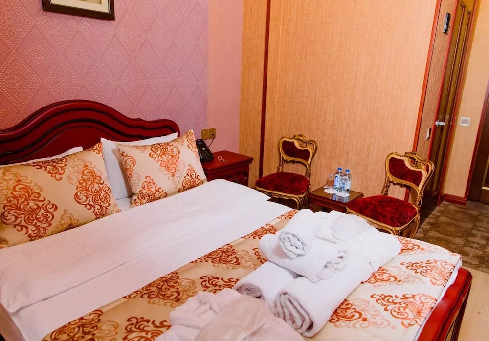 royal antique boutique hotel