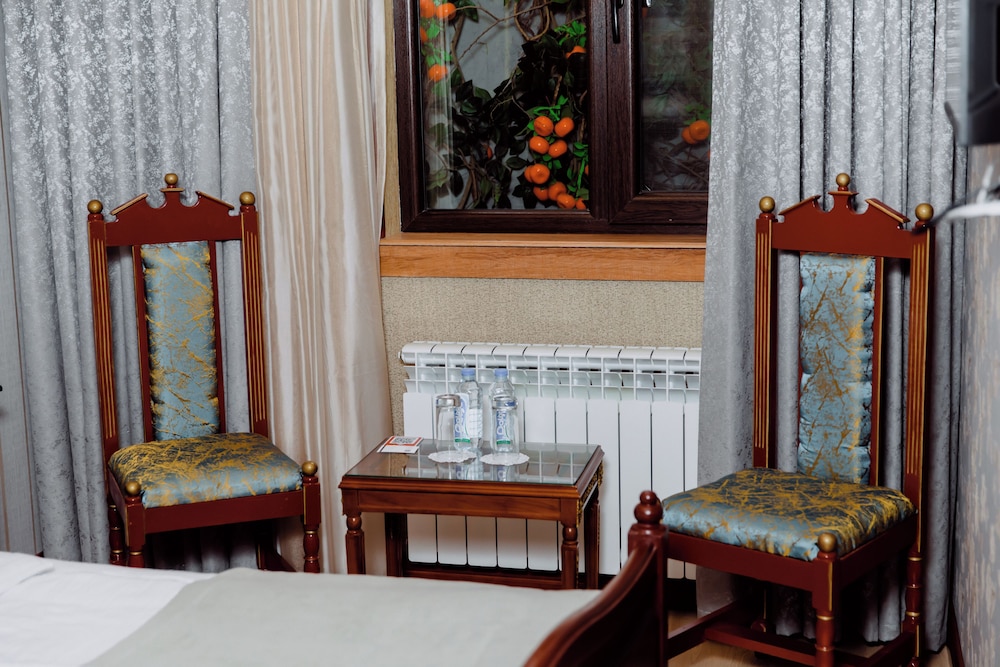 royal antique boutique hotel