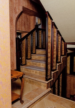 royal antique boutique hotel