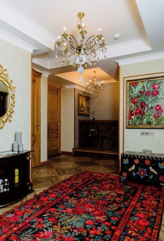 royal antique boutique hotel