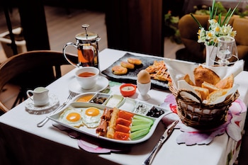 royal antique boutique hotel