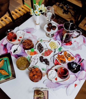 royal antique boutique hotel