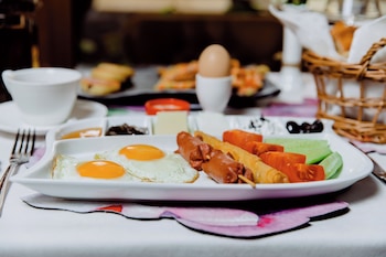 royal antique boutique hotel