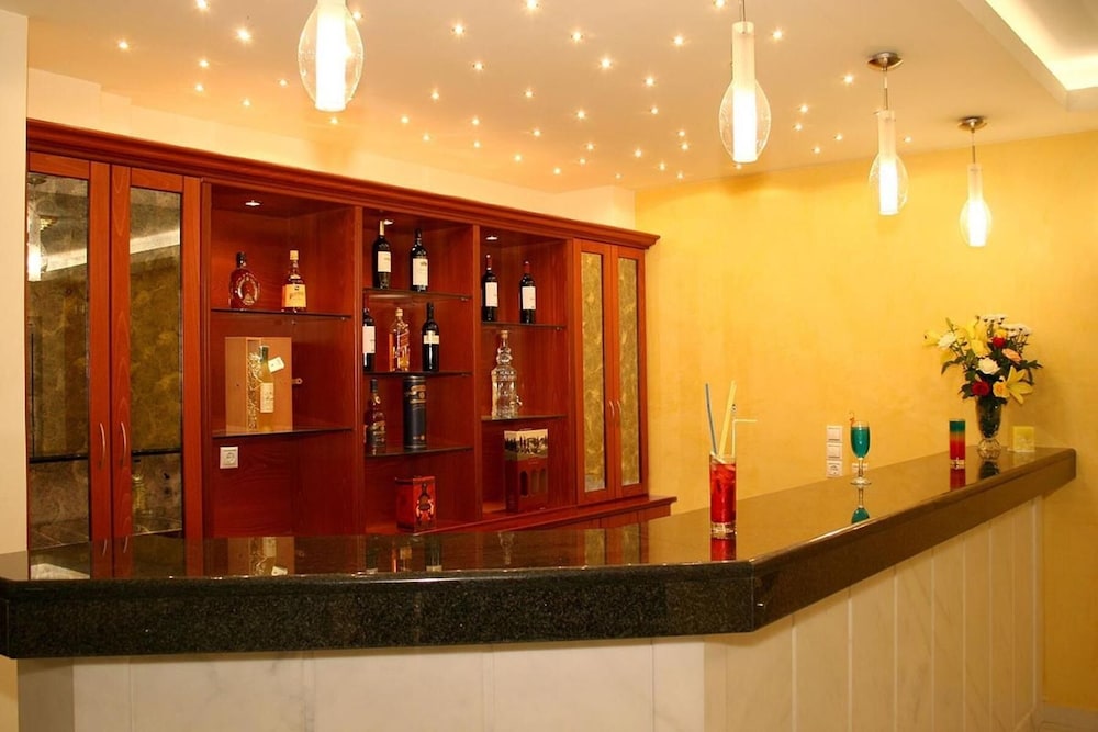 timos hotel
