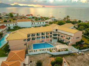 timos hotel