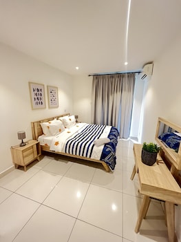 embassy gardens apartment