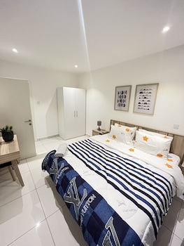 embassy gardens apartment