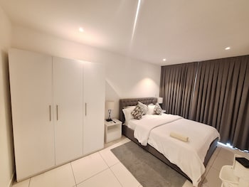 embassy gardens apartment