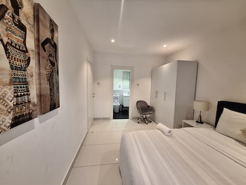 embassy gardens apartment