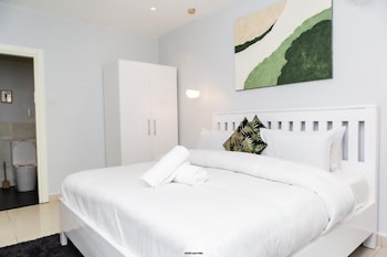 embassy gardens apartment