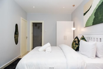 embassy gardens apartment