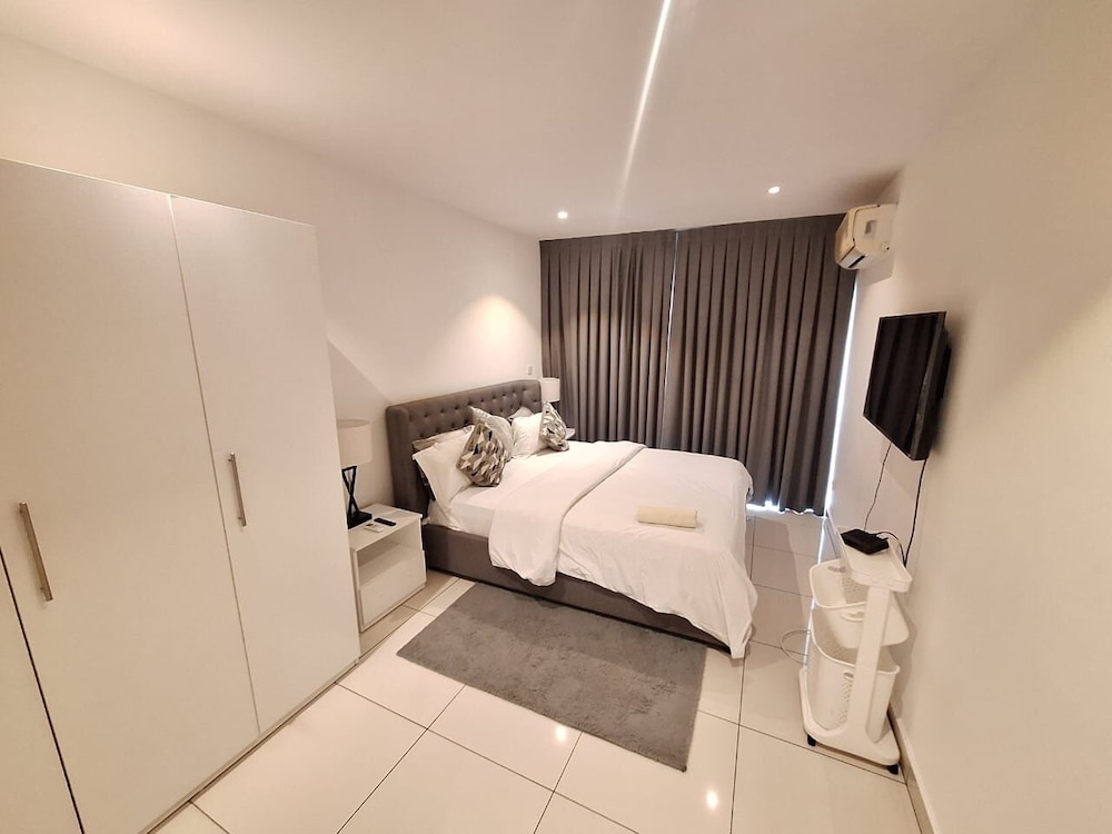 embassy gardens apartment