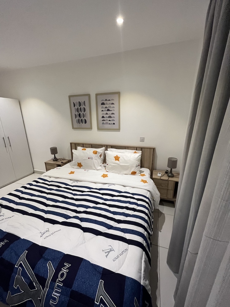 embassy gardens apartment