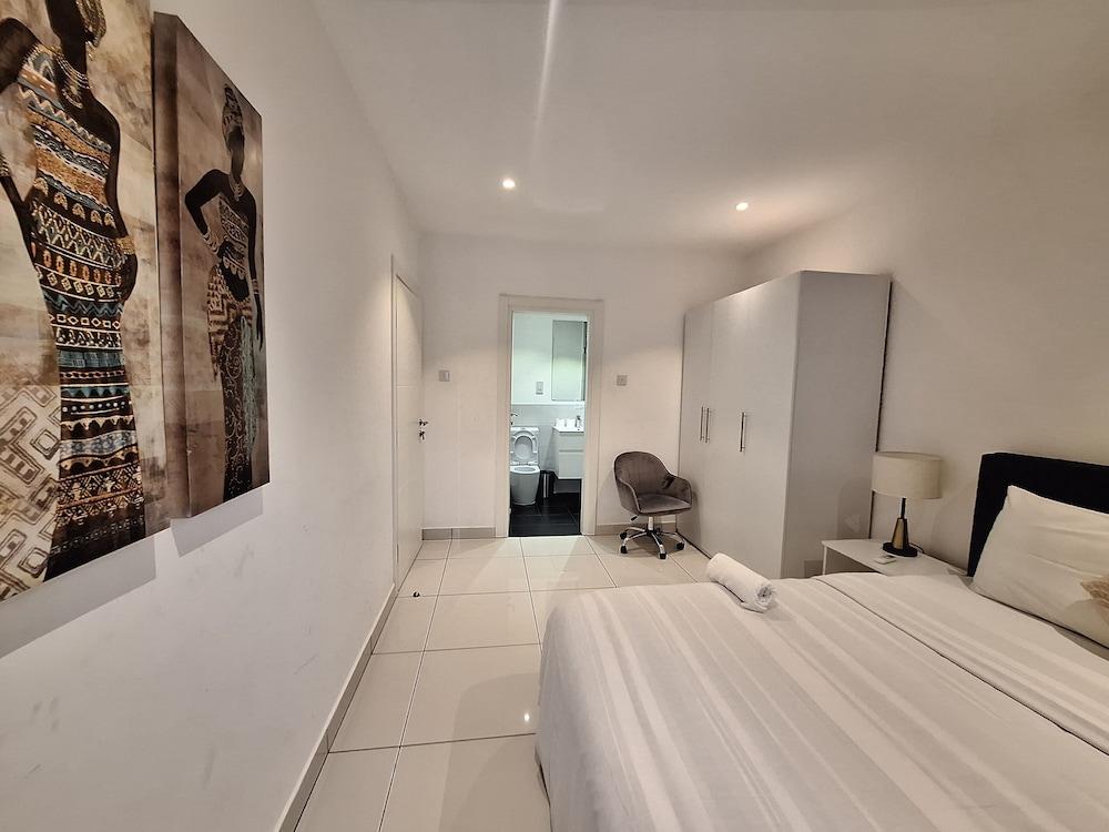 embassy gardens apartment