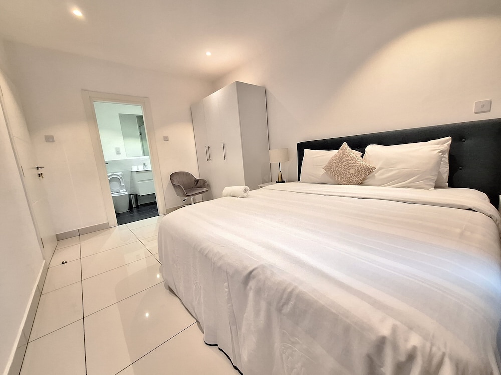 embassy gardens apartment