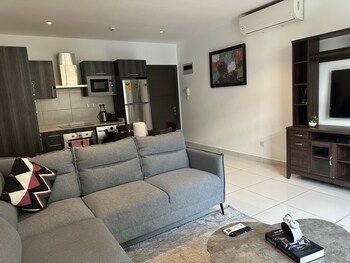 embassy gardens apartment