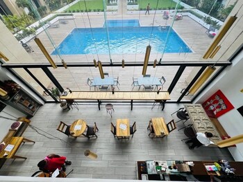 embassy gardens apartment