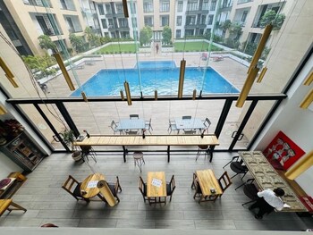 embassy gardens apartment