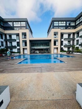 embassy gardens apartment