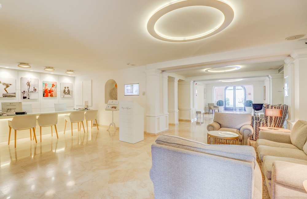 hotel illa dor and club apartaments