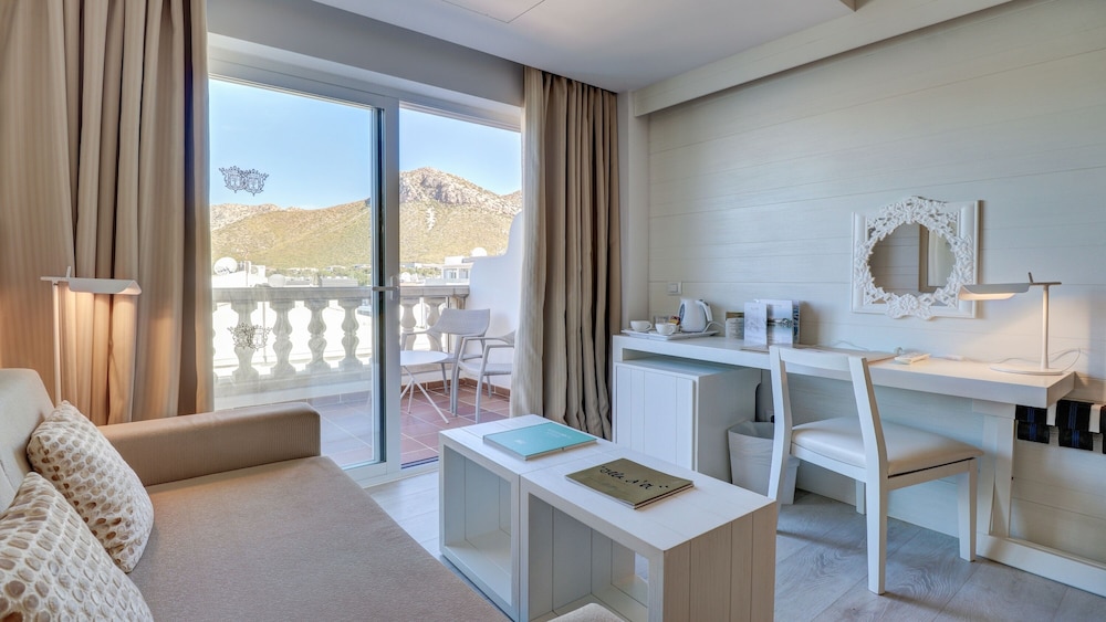 hotel illa dor and club apartaments