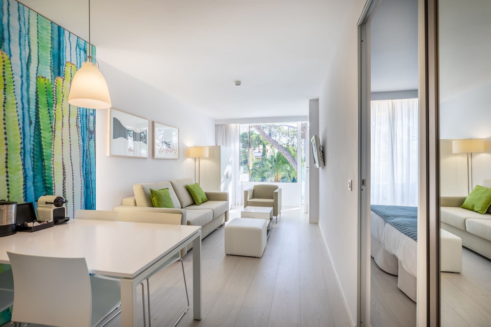 hotel illa dor and club apartaments