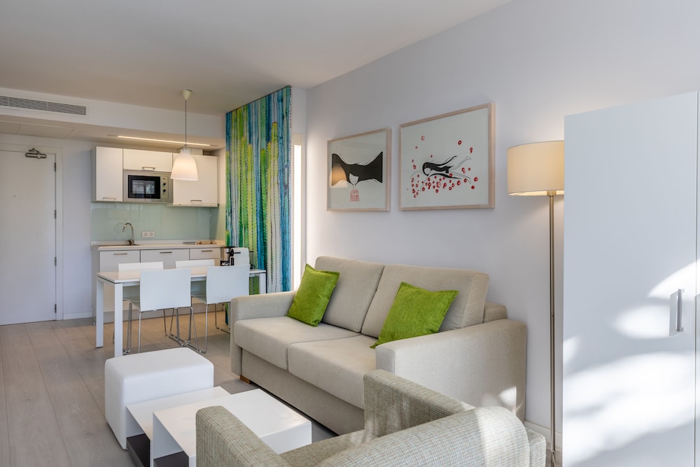 hotel illa dor and club apartaments