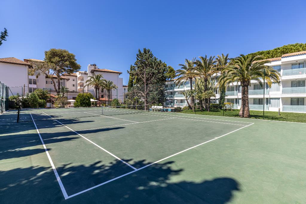 hotel illa dor and club apartaments