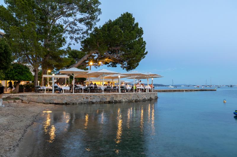 hotel illa dor and club apartaments