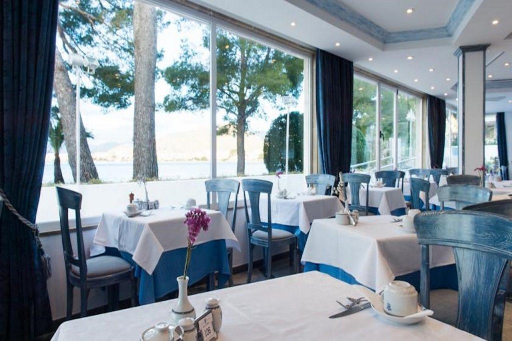 hotel illa dor and club apartaments