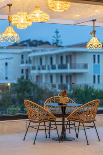 niso skiathos