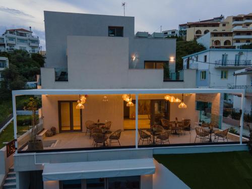 niso skiathos