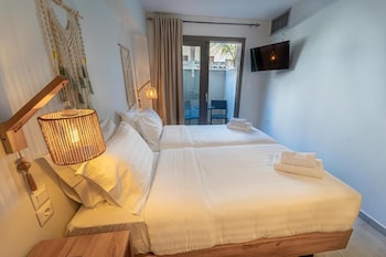 niso skiathos
