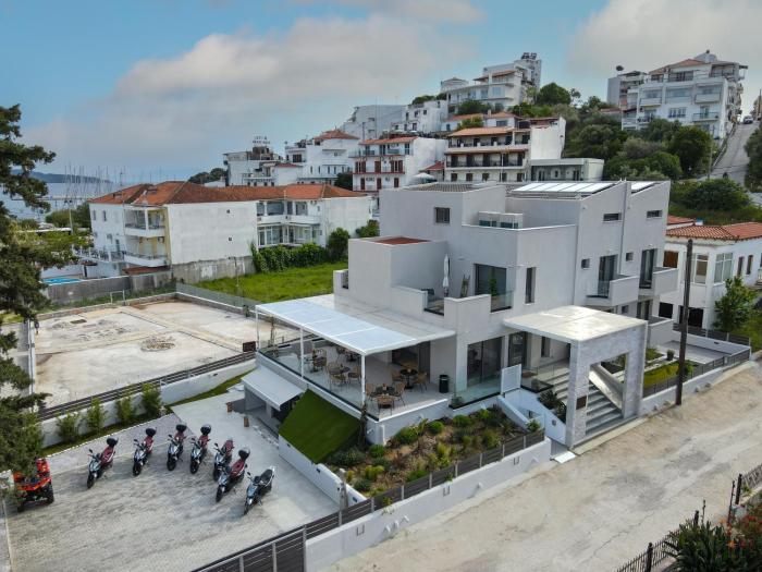 niso skiathos