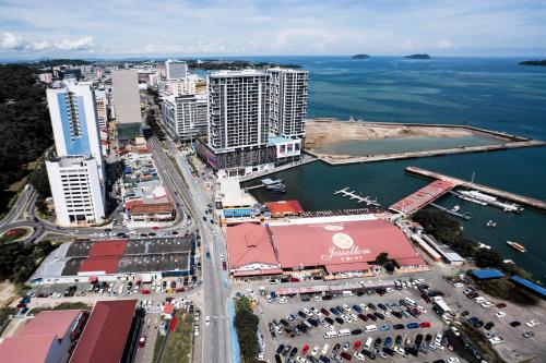 jesselton quay by pinstay