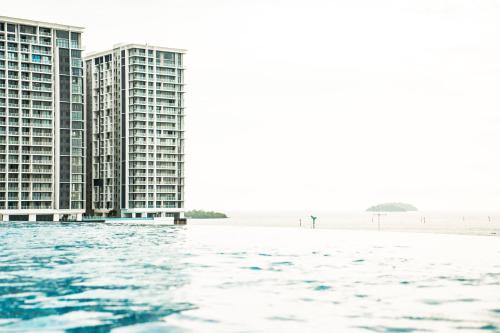 jesselton quay by pinstay