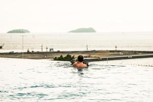 jesselton quay by pinstay