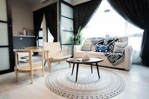 jesselton quay by pinstay