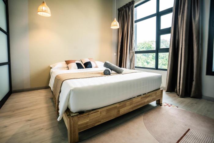 jesselton quay by pinstay